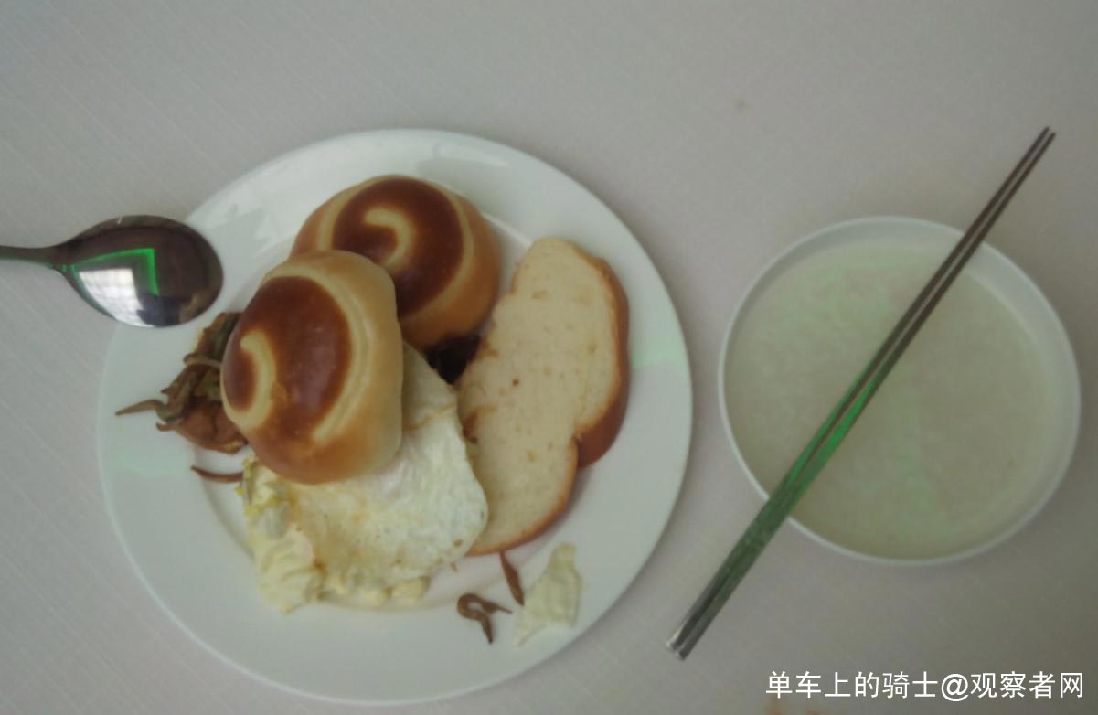 點擊查看大圖。 朝鮮平壤羊角島酒店的早餐