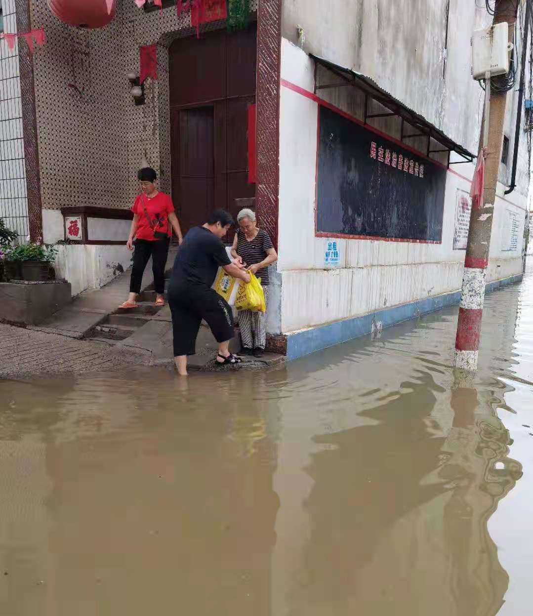 點擊查看大圖 點擊查看大圖