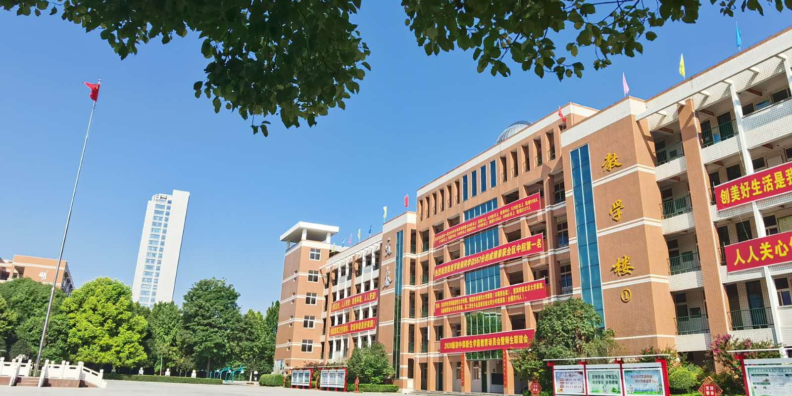 點擊查看大圖 點擊查看大圖