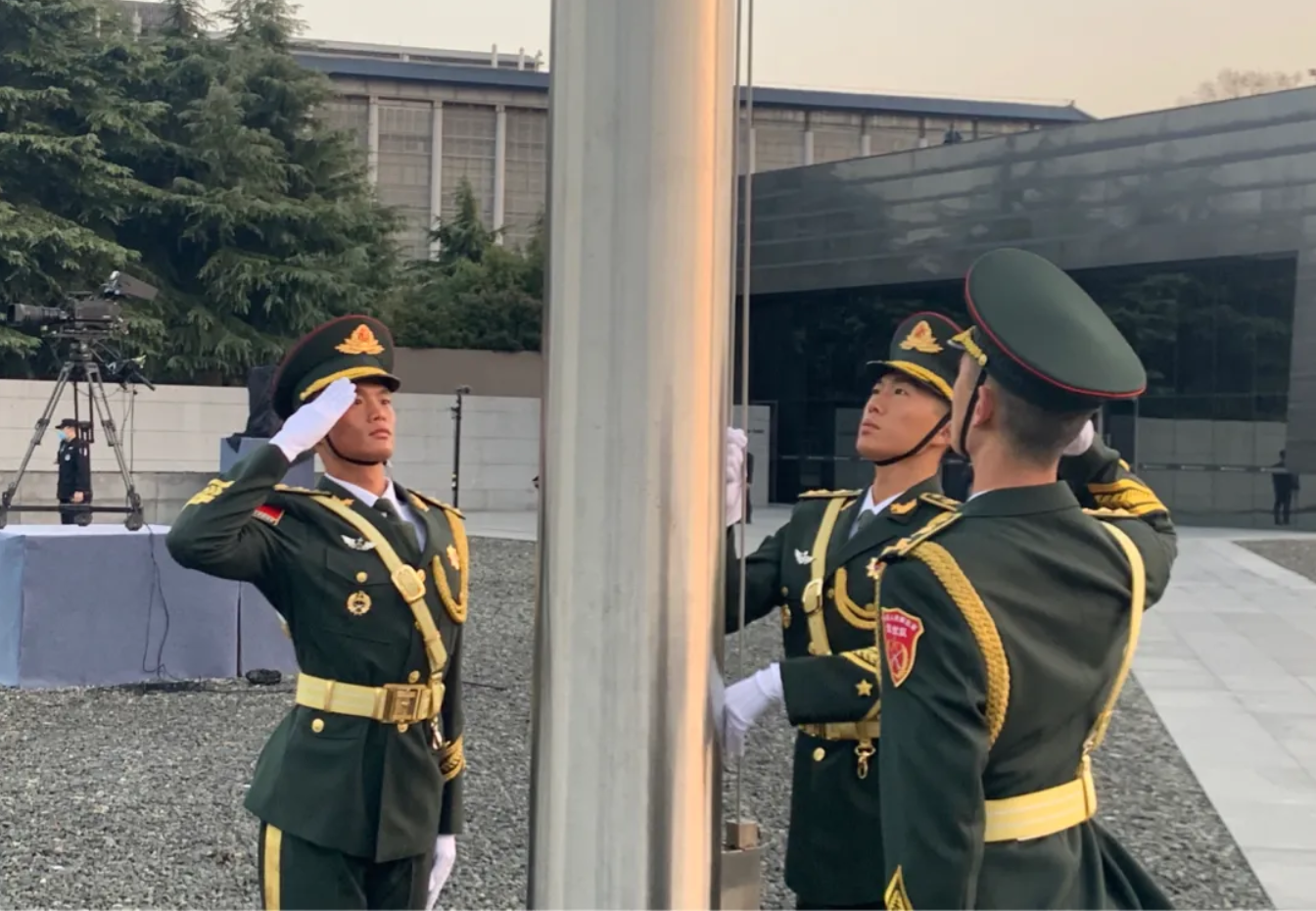 點擊查看大圖 點擊查看大圖